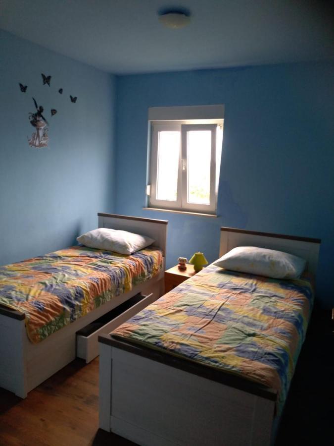 Ferienwohnung Midnight Ražanac Exterior foto